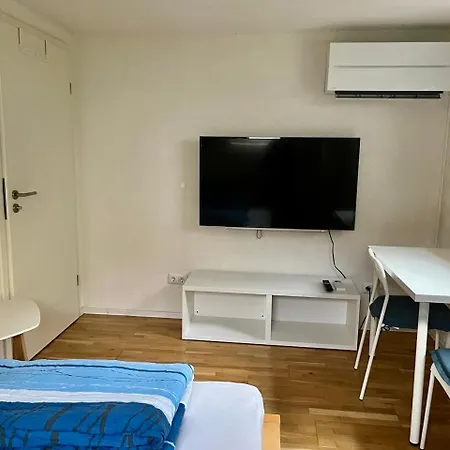 Modernes Mit Separater Kueche Apartmán Reutlingen